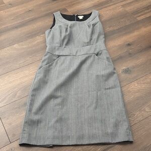 J. Crew Gray Sheath Dress Size 2 Midi Work Office Career Sleeveless Classic Mini